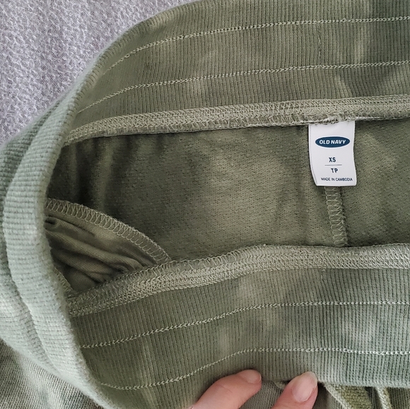 SET*Old Navy tye-dyed hoodie and sweatpants set - Picture 9 of 9